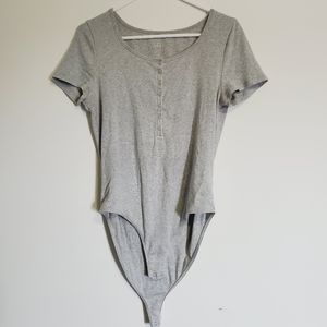 💕2 for $15 | Gap | Grey T-shirt Bodysuit with Clasps